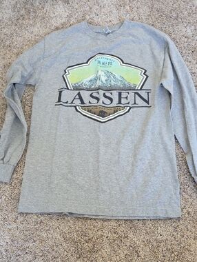 Alstyle Gray Lassen National Park Graphic Long-Sleeve Tee Size Small